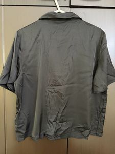 H&amp;M Satin Collared Shirt
