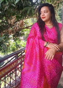 Bandhani Beauty: Pink &amp; Orange Saree