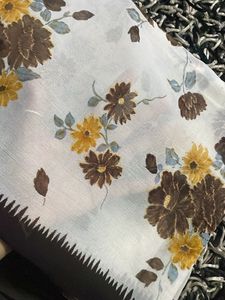 ‼️NEW‼️ White floral print saree