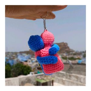 "Forever Hug – Crochet Couple Keychain"