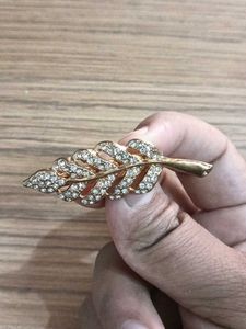 Sparkling Leaf Brooch Pin