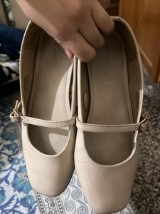Chic Mary Jane Flats - Comfortable &amp; Stylish