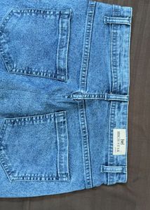 Denim skirt -like new