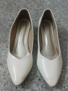 Elegant White Pointed Toe Pumps