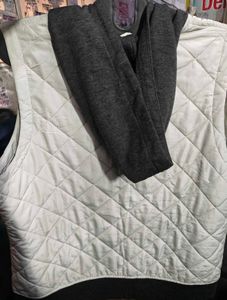 Sleeveless Quilted Vest with Hoodie