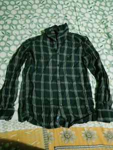 Men's Plaid Button-Up Shirt