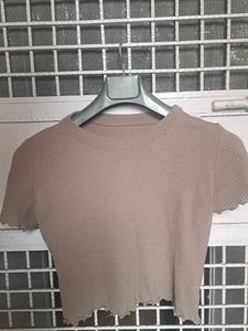 Ribbed Lettuce Hem Crop Top