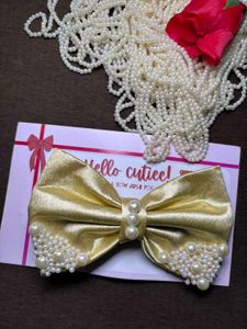 Pack of 4 Cute Pearl Embellished Hair Bows