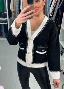 Chic Black &amp; White Cardigan