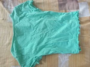 V-Neck Lettuce Trim T-Shirt size (xxs)