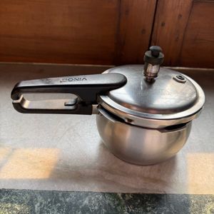 Vinod Pressure Cooker 1.5L