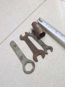 Vintage Wrench Set