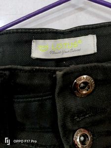 Stylish Black Jeans with Double Ring Detail