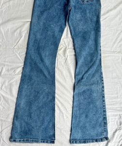 INTERNATIONAL BRAND NEW WITH TAG High Waist Jeans