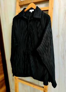 Chic Black Pleated Button-Up Shirt size-56