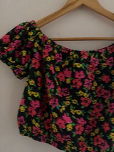 Off-Shoulder Floral Print Crop Top