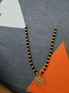 Elegant Black &amp; Gold Necklace