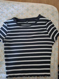 Uniqlo Crop Top
