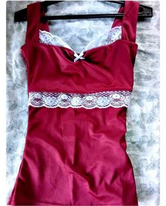 maroon top