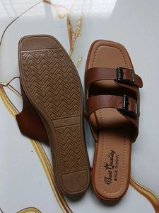 Stylish Buckled Flat Sandals