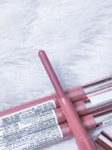 Makeup Revolution London  Crayon Lip Stick