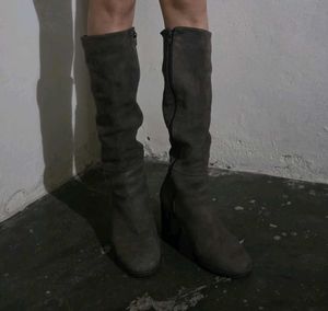 Stylish Suede Knee-High Boots