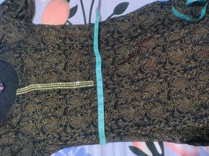 Elegant Black &amp; Gold Kurta