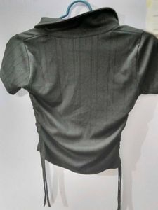 Ribbed Collared Crop Top