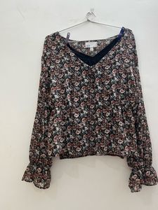 Floral Print Long Sleeve V-Neck Top