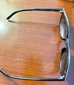 Stylish Black Cat-Eye Sunglasses