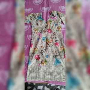 Beautiful Floral Print Ethnic Kurta
