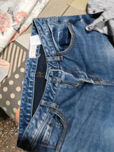 Stylish Blue Denim Jeans &amp; Grey Top Set
