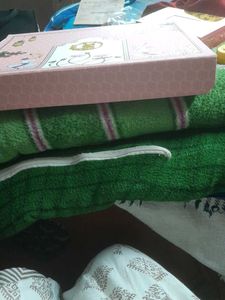 Festive Pretty ElegantPackaging BoxWithMagneticLoc