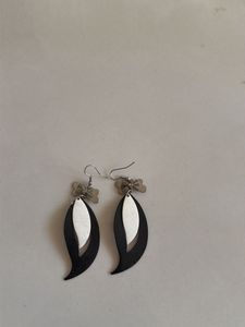 Stylish Leaf Drop Earrings
