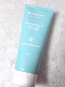 Dot &amp; Key Deep Pore Clean Foaming Face Wash for Da