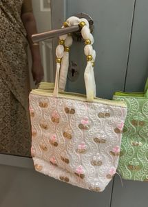 Embroidered Handbag raw silk ( Green / Beige)