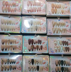combo of press on nail &amp; bouqutes at 360 💅💐
