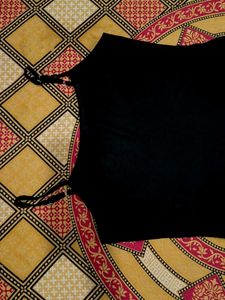 Women Solid Viscose Rayon Straight Kurta( Black)