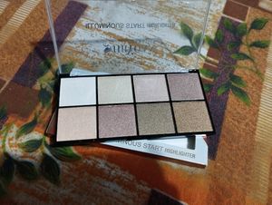 Shrayoan Highlighter Kit