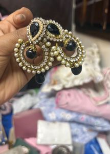 Exquisite Black Stone &amp; Pearl Earrings