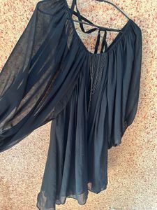 volume sleeves black dress
