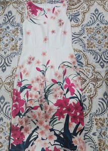 Bodycon flower print white dress