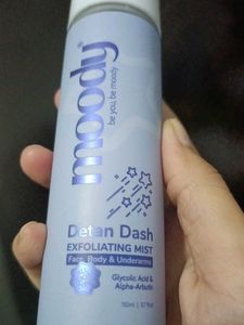 Moody Detan Dash Exfoliating Mist