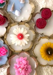 Decorative Flower Shaped Candle