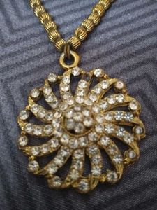 Sparkling Pendant Necklace
