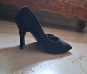 For Sale: DressBerry Pencil Heels – Like New