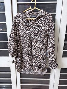 XL oversized Leopard Print Button-Up Shirt