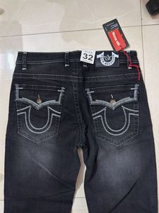True Religion Men's Black Jeans 32-34 size