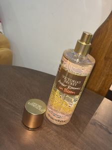 Victoria's Secret Amber Romance in Bloom Mist