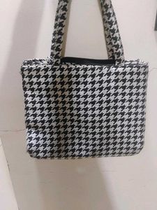 Chic Houndstooth Tote Bag